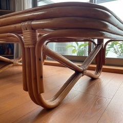 ラタン　テーブルの画像