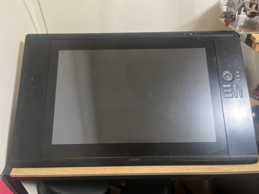 【値下げ】Wacom 液晶ペンタブレット Cintiq24HD touch 箱付