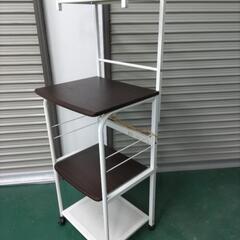 美品！キャスター付き4段スリムレンジラック★高さ調整可能★スライド棚★コンセント2か所付き★美品の画像