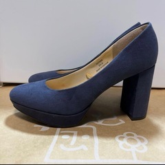 未使用 パンプス スエード チャンキーヒール 23cm ネイビーの画像