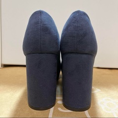 未使用 パンプス スエード チャンキーヒール 23cm ネイビーの画像