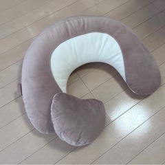 エールベベ　授乳クッション