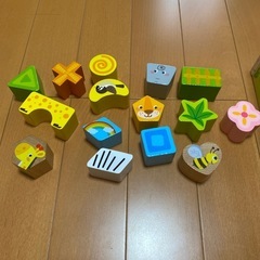 木製　型はめおもちゃ　形の画像