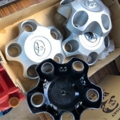 美品　US🇺🇸 トヨタ　タンドラ　純正ホイールセンターキャップの画像