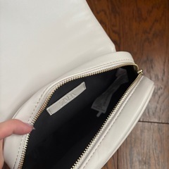 ZARA ショルダーバッグの画像
