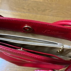 キタムラ　バッグ　赤
の画像