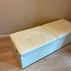 取引終了　収納つきスツールの画像