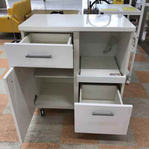 【ｼﾞｬﾝｸﾞﾙｼﾞｬﾝｸﾞﾙ金沢店】レンジ台  白 W(幅)80×D(奥行き)42×H(高さ)84cm ※クリーニング済み