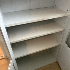 食器棚の画像