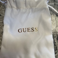GUESSピアスの画像