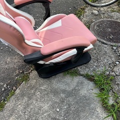 ゲーミングチェアの画像