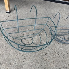 ３個でハンギング　プランターの画像
