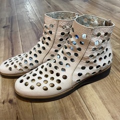 夏物レディースブーティの画像
