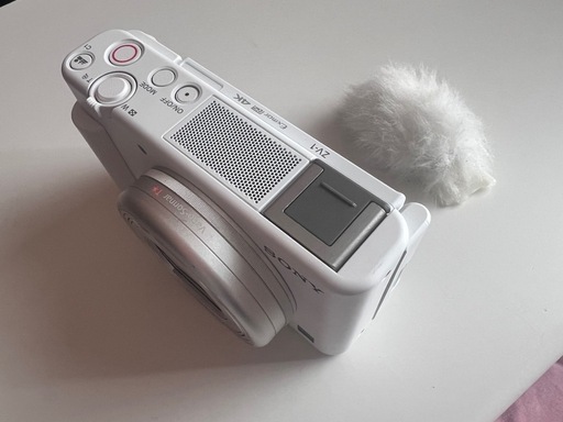 SONY(ソニー) ZV-1 白 コンパクトデジタルカメラ VLOGCAM Vlog用カメラ ZV-1  ウィンドスクリーン付属  ホ