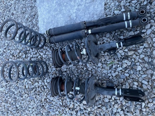 70ヴォクシーサスペンション