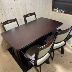 大川家具 ダイニングテーブル　回転椅子 4脚セット 中古品 直接...