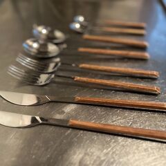 ZARA HOMEカトラリーセット：ウッドテイストハンドルの画像