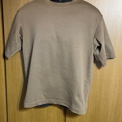 ユニクロ エアリズム  濃キャメルのTシャツの画像
