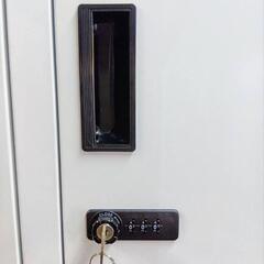 ８人用ロッカー ３桁ダイヤル錠の画像