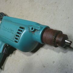 マキタの100ボルト用ドリル「チャッカー付き」の画像