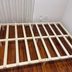 【取引中】ニトリ　ダブルベッド　脚付ヘッドレスすのこベッドフレーム　の画像