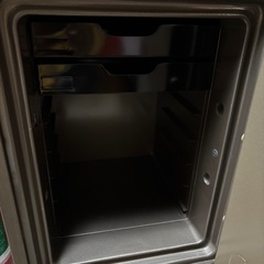 金庫 運びますの画像