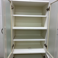 棚（本、食器）
の画像