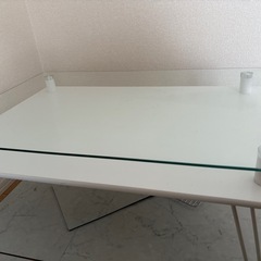 ガラスローテーブル