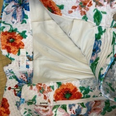 フラワープリントのショートパンツの画像