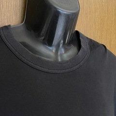 ユニクロ 黒Tシャツ プラスJの画像