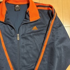 adidas長袖ジャージの画像