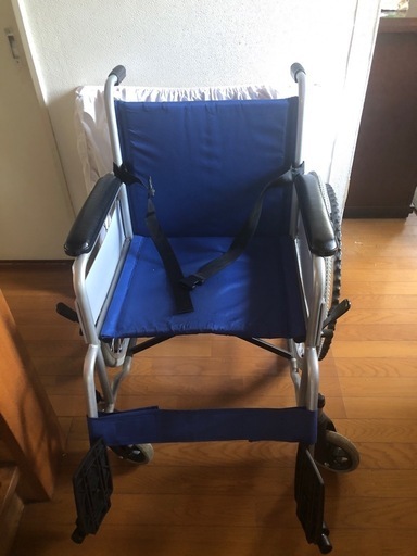 【介護・リハビリに】折りたたみ可能 自走式車椅子（緑色安全ベルト付属） 