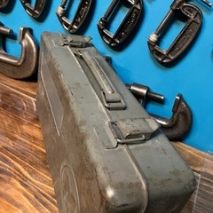 ヴィンテージ工具箱の画像