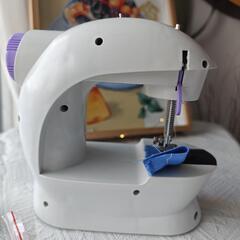 小型電動ミシンの画像