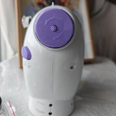 小型電動ミシンの画像