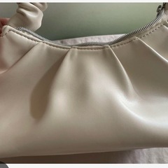 新品・未使用　　G Uミニハンドバッグの画像