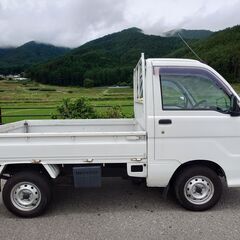 ダイハツ ハイゼットトラック 　4WD　5速マニュアル　走行距離5.6万キロの画像