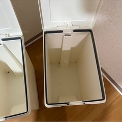 【ほぼ新品】ペダル式ゴミ箱の画像