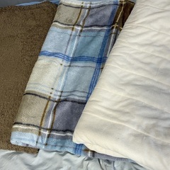 シングルサイズ　毛布3枚　中古
