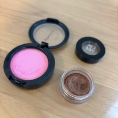 マック　MAC ピオニーペタル　コスメデコルテ アイグロウジェム ブラウン2点の画像