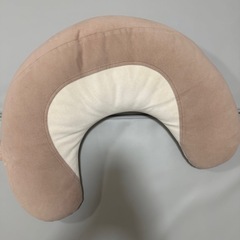 エールべべ 授乳クッション
