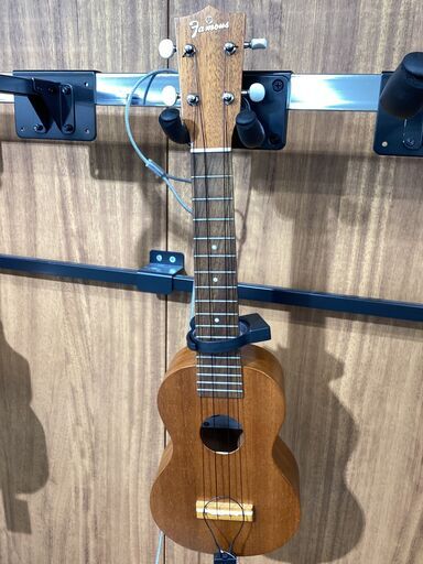 ソプラノウクレレ　Famous　FLS-60　ケース付