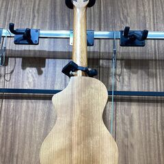 ソプラノウクレレ　Famous　FLS-11GC　ケース付の画像