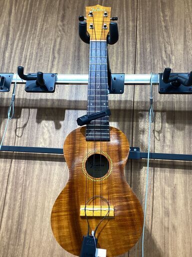 ウクレレ　Famous　FS-8LN　60周年モデル　ケース付