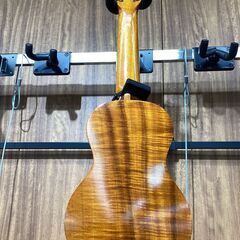 ウクレレ　Famous　FS-8LN　60周年モデル　ケース付の画像