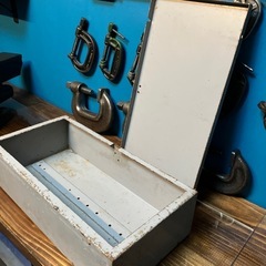 頑丈！ヴィンテージ工具箱の画像