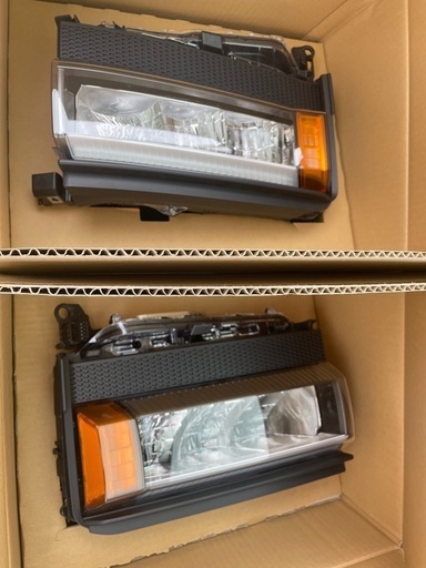トヨタランクル　250 ヘッドライト左右セット　新品　　