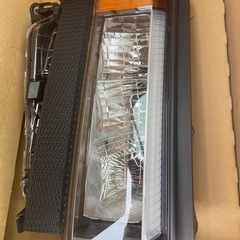 トヨタランクル　250 ヘッドライト左右セット　新品　　の画像