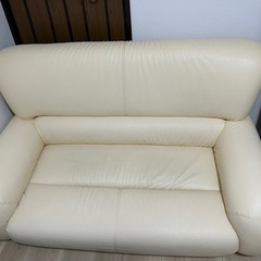 美品ソファー　レザー　ホワイト