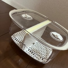 引き取り先決定 冷蔵庫 缶 ストッカー 2つ 野菜保存容器の画像